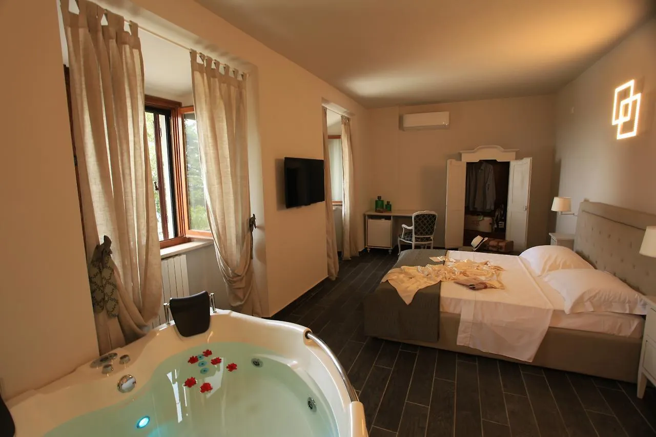 Hotel Le Macine 蒙塔约内